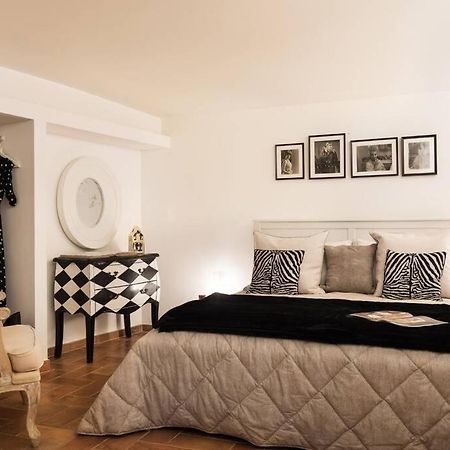 Lovely Colosseum Loft Apartment โรม ภายนอก รูปภาพ