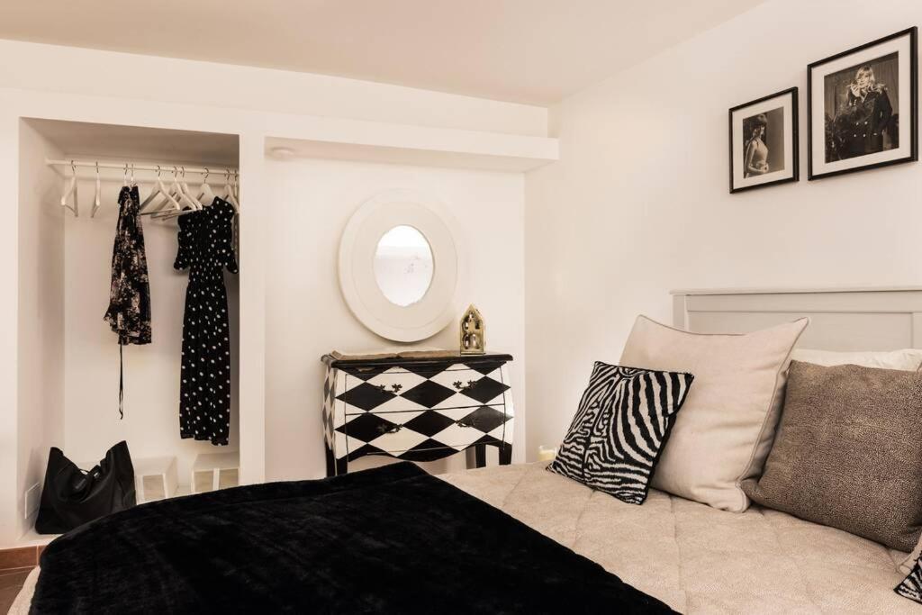 Lovely Colosseum Loft Apartment โรม ภายนอก รูปภาพ