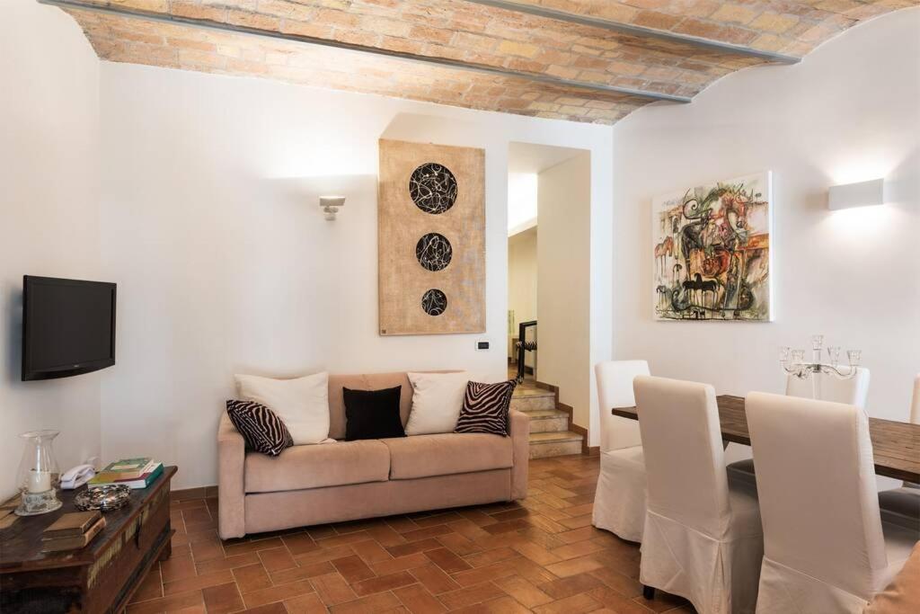 Lovely Colosseum Loft Apartment โรม ภายนอก รูปภาพ