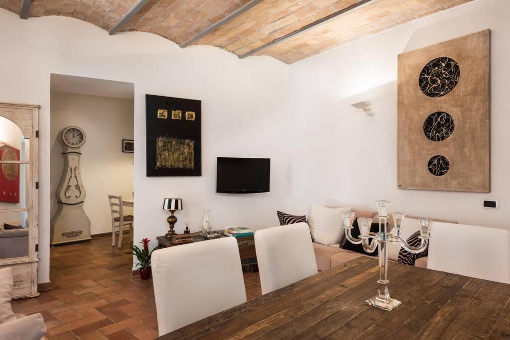 Lovely Colosseum Loft Apartment โรม ภายนอก รูปภาพ
