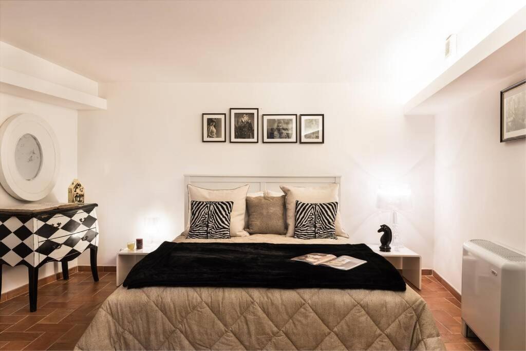 Lovely Colosseum Loft Apartment โรม ภายนอก รูปภาพ