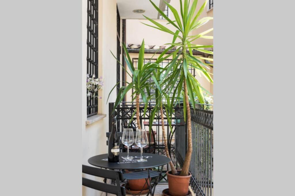 Lovely Colosseum Loft Apartment โรม ภายนอก รูปภาพ