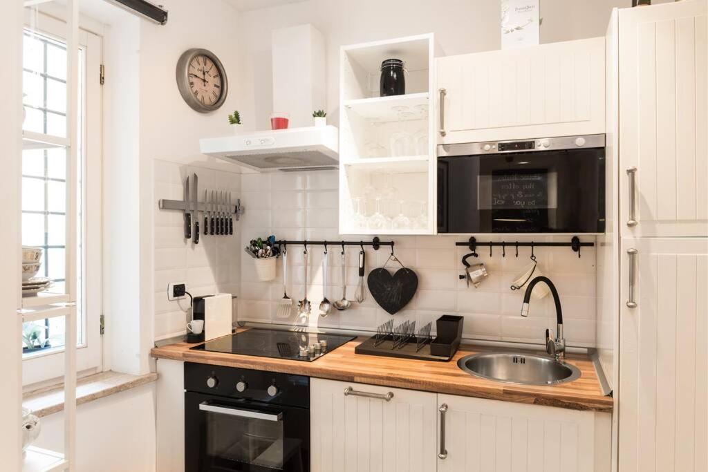 Lovely Colosseum Loft Apartment โรม ภายนอก รูปภาพ