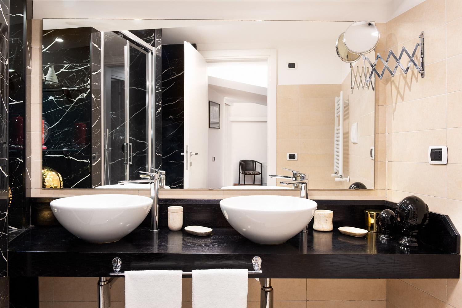 Lovely Colosseum Loft Apartment โรม ภายนอก รูปภาพ